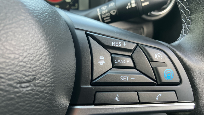 Nissan Juke 1.0 DiG-T Tekna 5dr Petrol Hatchback